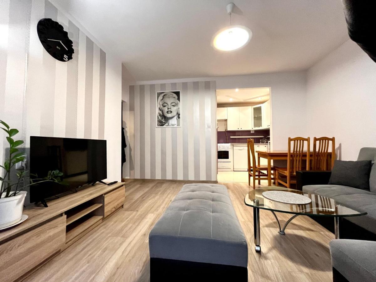 Charmig Apartment كراكوفيا المظهر الخارجي الصورة